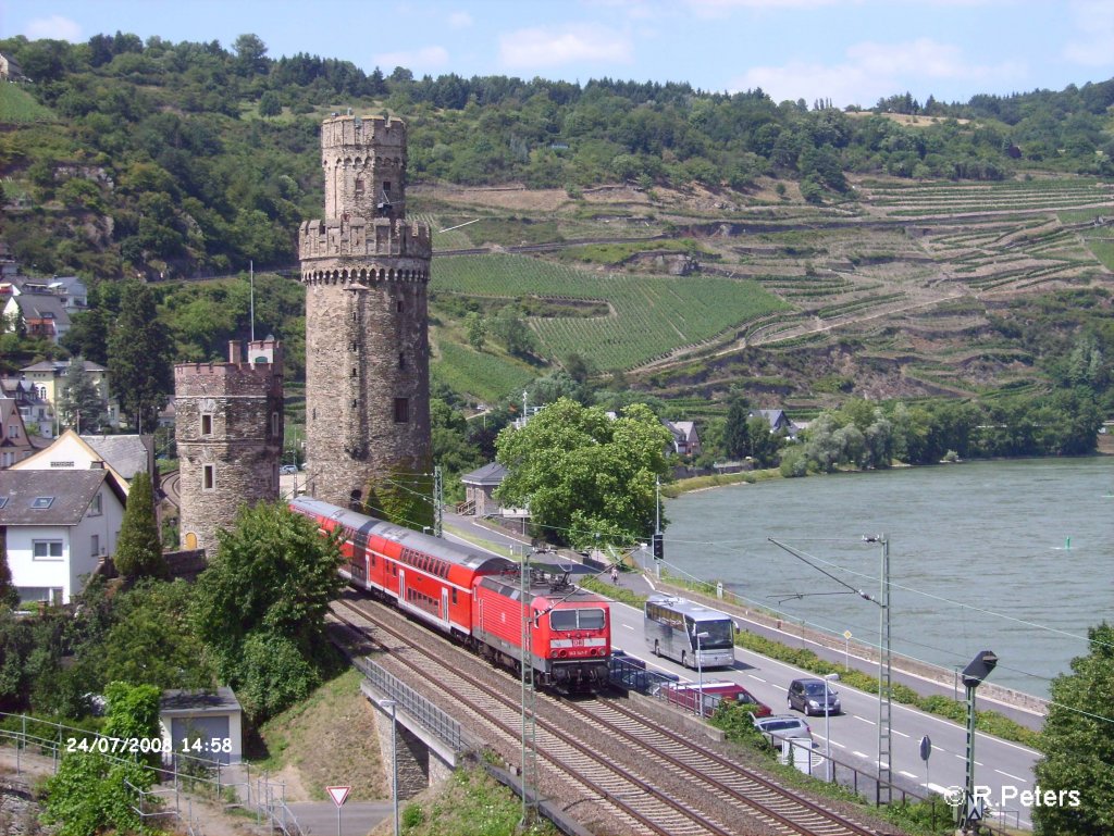 143 147-7 schiebt eine RB nach Koblenz durch Oberwesel. 24.07.08