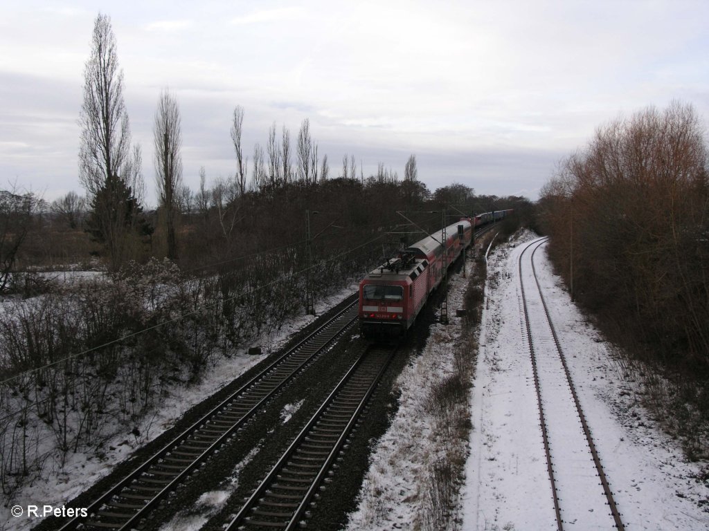 143 212-9 verlsst Schkeuditz mit der S10 Halle. 22.12.09
