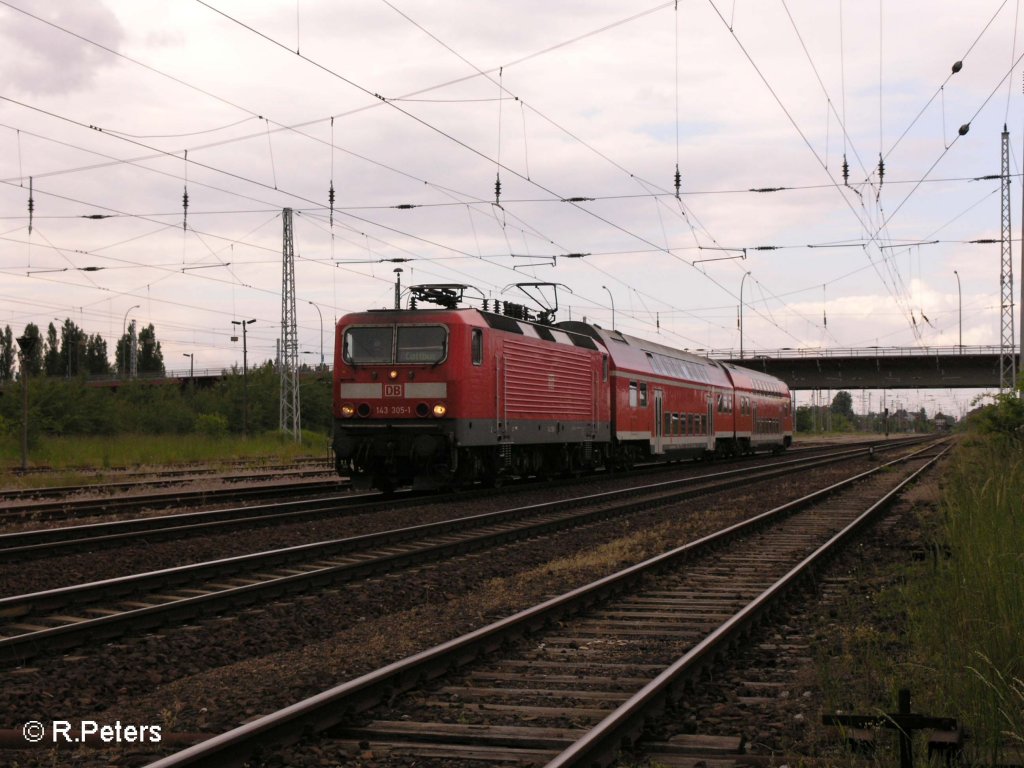 143 305-1 verlsst Eisenhttenstadt mit einer RB11 Cottbus. 23.05.08