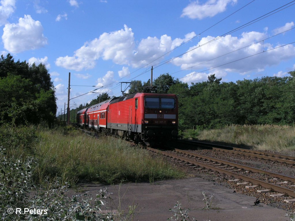 143 307-7 auf dem Rckweg nach Cottbus beim ex HP Vogelsang. 13.08.08