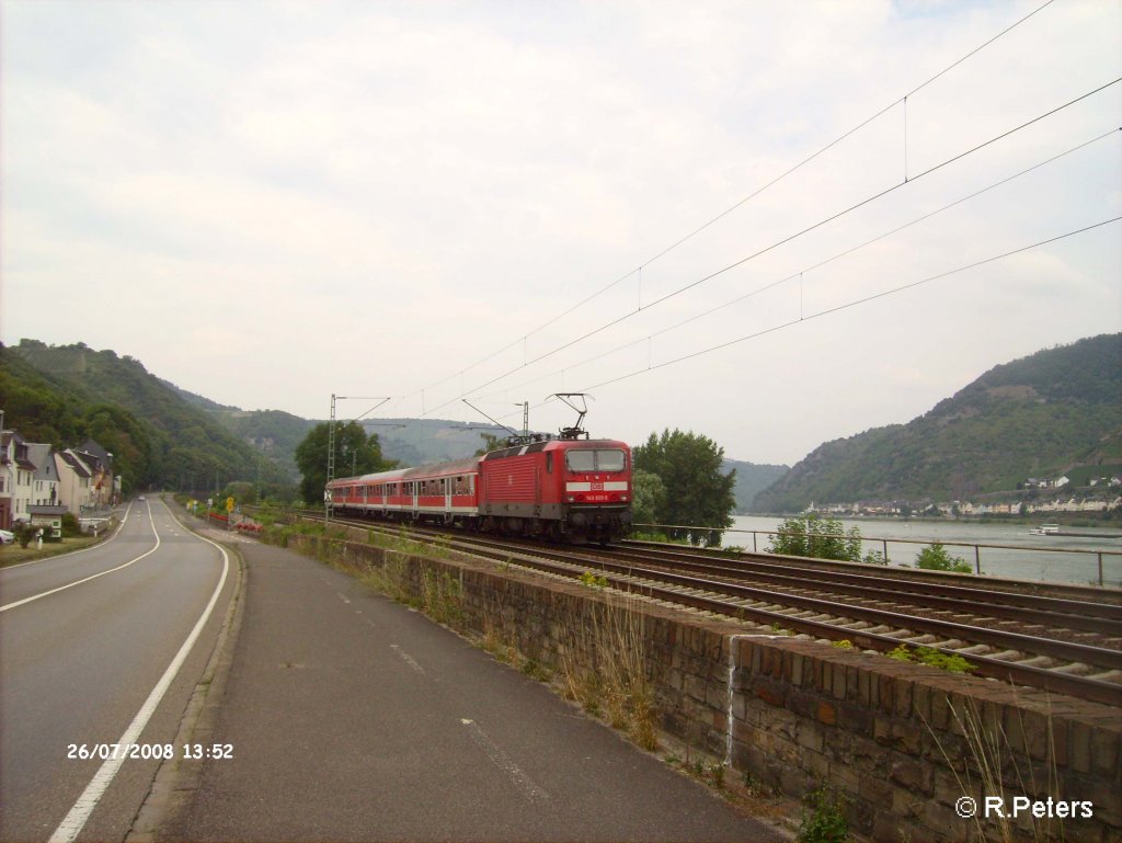 143 833-2 schiebt bei Rheindiebach eine RB nach Koblenz. 26.07.08