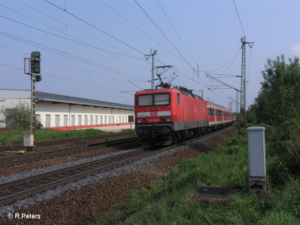 143 846-4 erreicht Obertraubling mit einer RB Eggmhl. 01.05.09