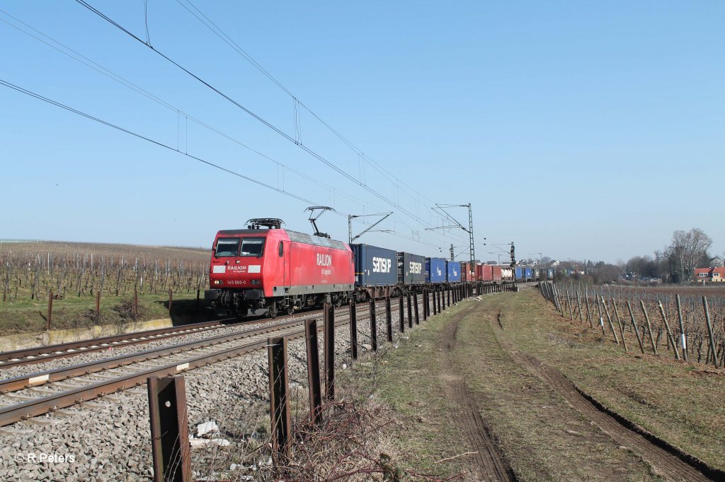 145 060-0 mit Containerzug bei Oestrich - Winkel. 05.03.13