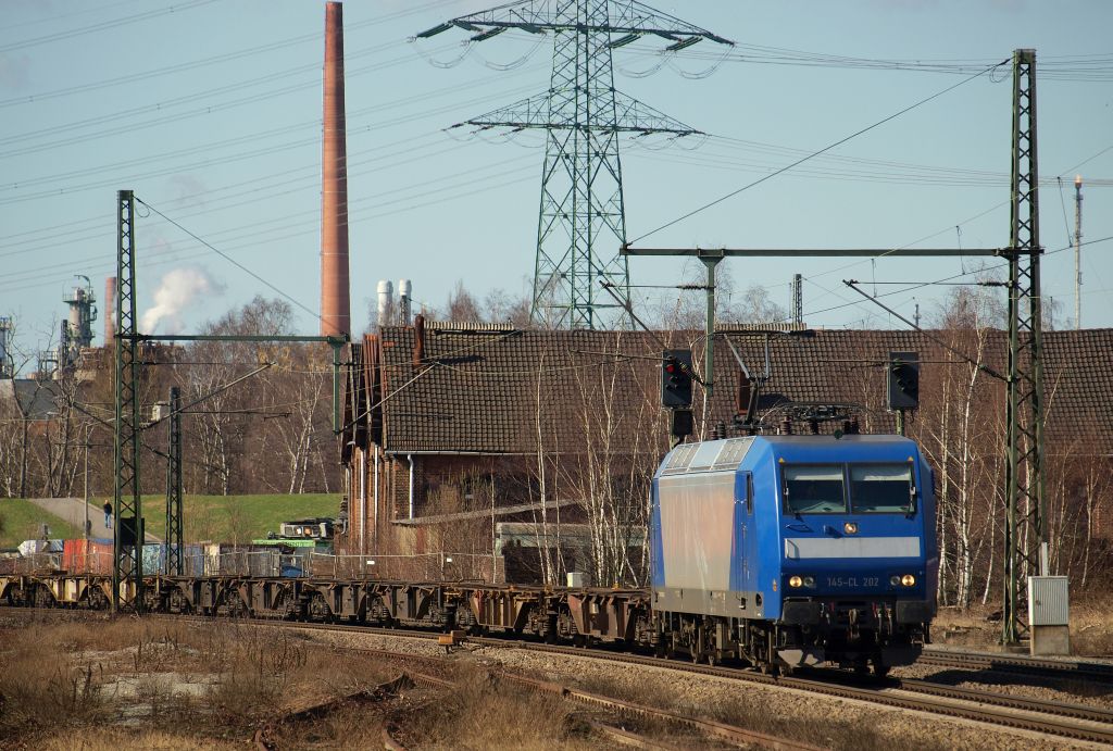 145 Cl-202 polterte mit einem Containerwagenpark durch Unterelbe Richtung Harburg am 19.3.