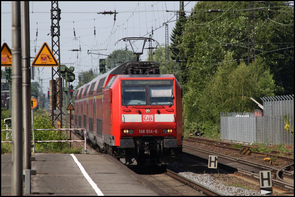 146 014 mit RE 6 nach Minden am 04.06.11 in Kamen