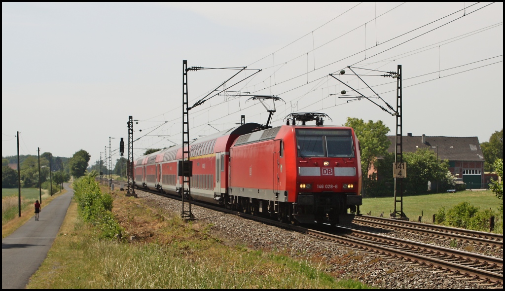 146 028 mit RE 1 nach Paderborn am 04.06.11 in Nordbgge