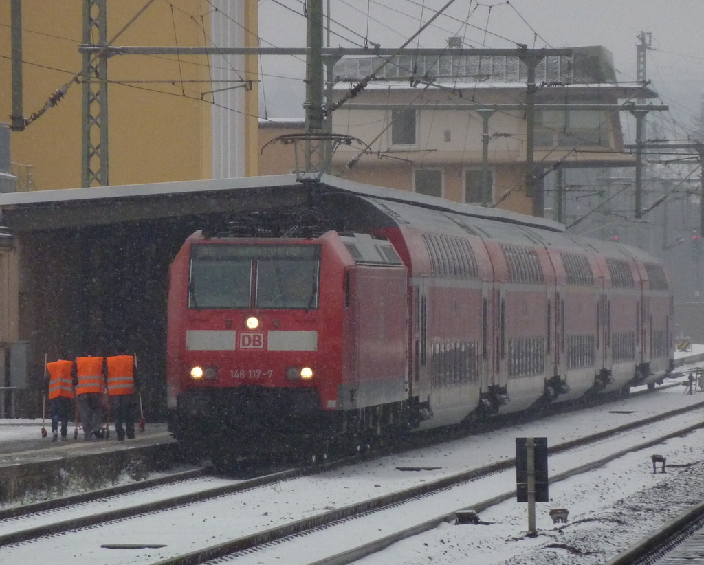 146 117 mit RE nach Frankfurt am 29.11.10 in Fulda