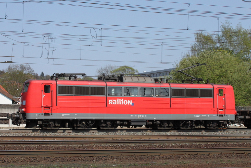 151 018-9 mit Gterzug am 18.04.11 in Fulda