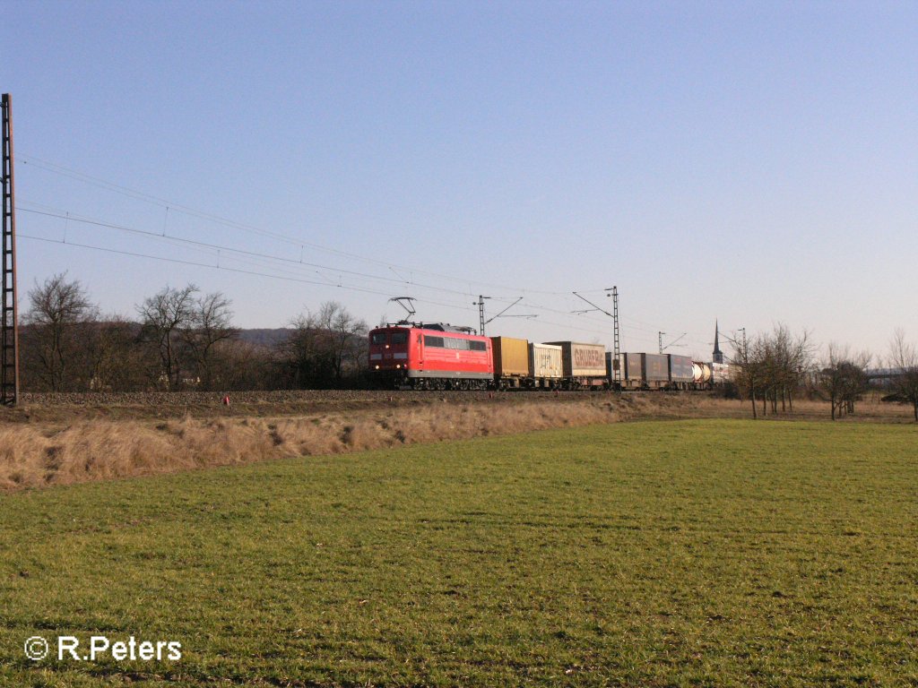 151 049-4 zieht bei Thngersheim ein Wechselpritschenzug. 16.02.08