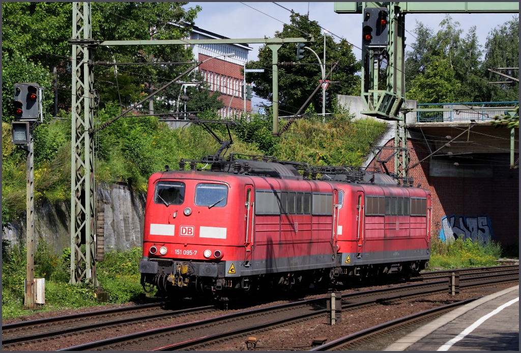 151 095 und 151 118 durchfuhren am 19.08.11 Hamburg Harburg