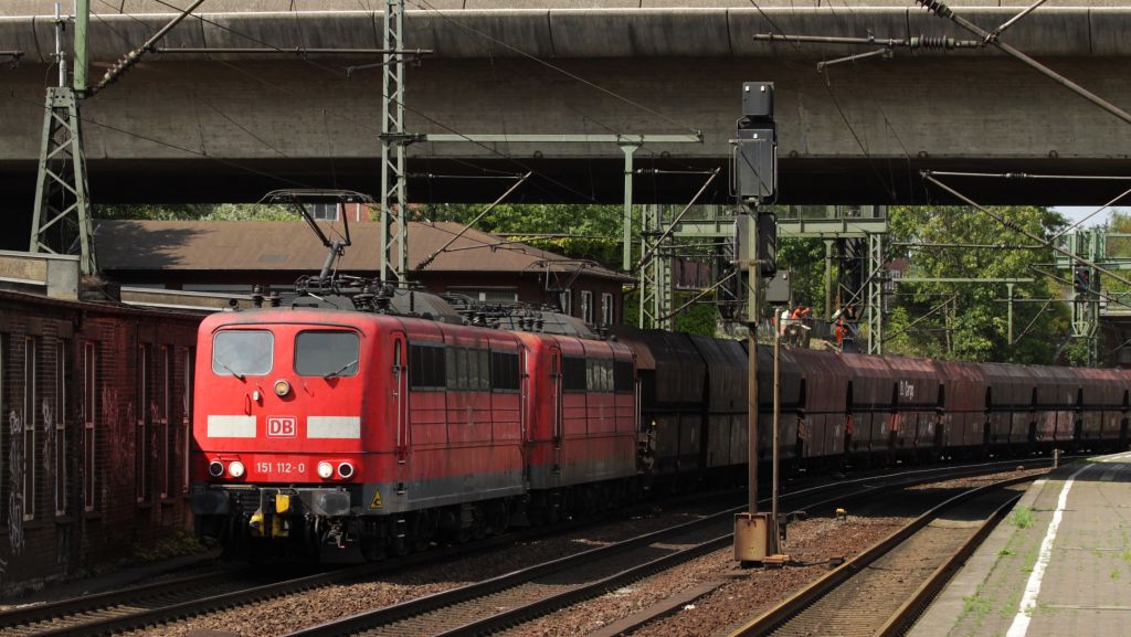 151 112 und 151 099 am 13.08.2010 in Hamburg Harburg