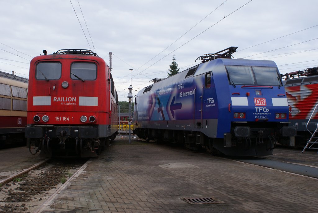 151 164-1 und 152 134-3 am 19.09.2010 in Osnabrck beim Fest 175 Jahre Deutsche Eisenbahn und 125 Jahre Bahnbetriebswerk Osnabrck