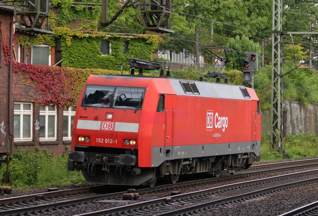 152 012 bei der Durchfahrt von Hamburg Harburg am 19.08.11