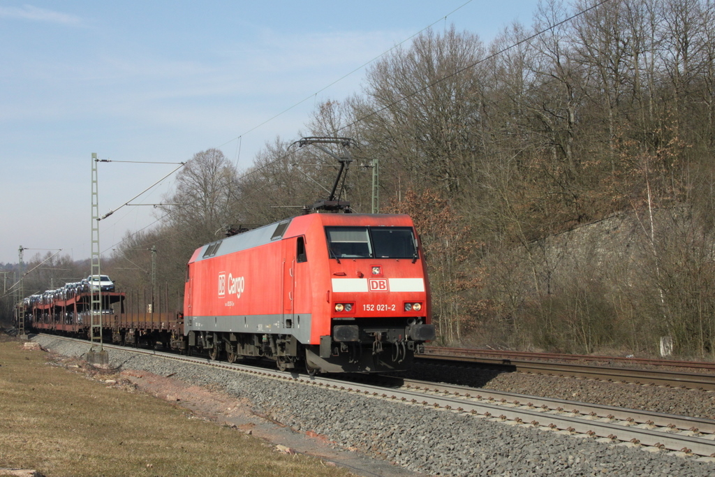 152 021-1 mit Gterzug am 05.03.11 in Vollmerz