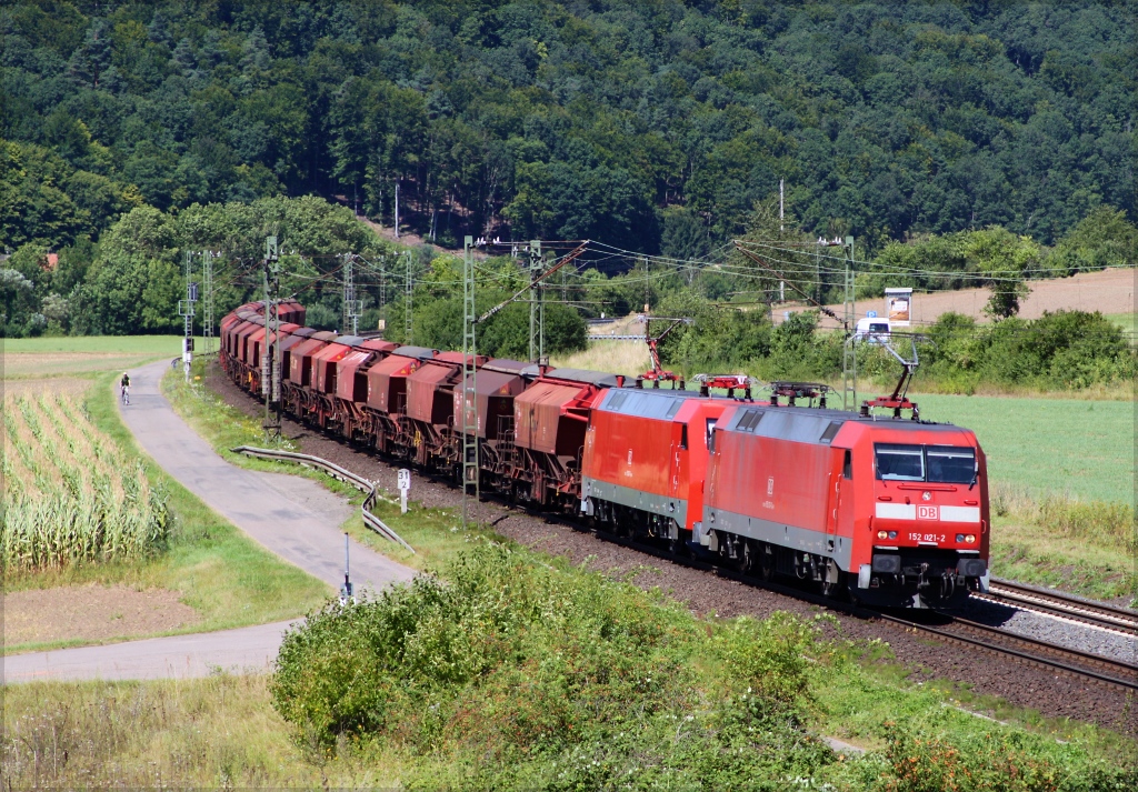 152 021 und 152 001 am 12.08.12 in der Nhe von Harrbach