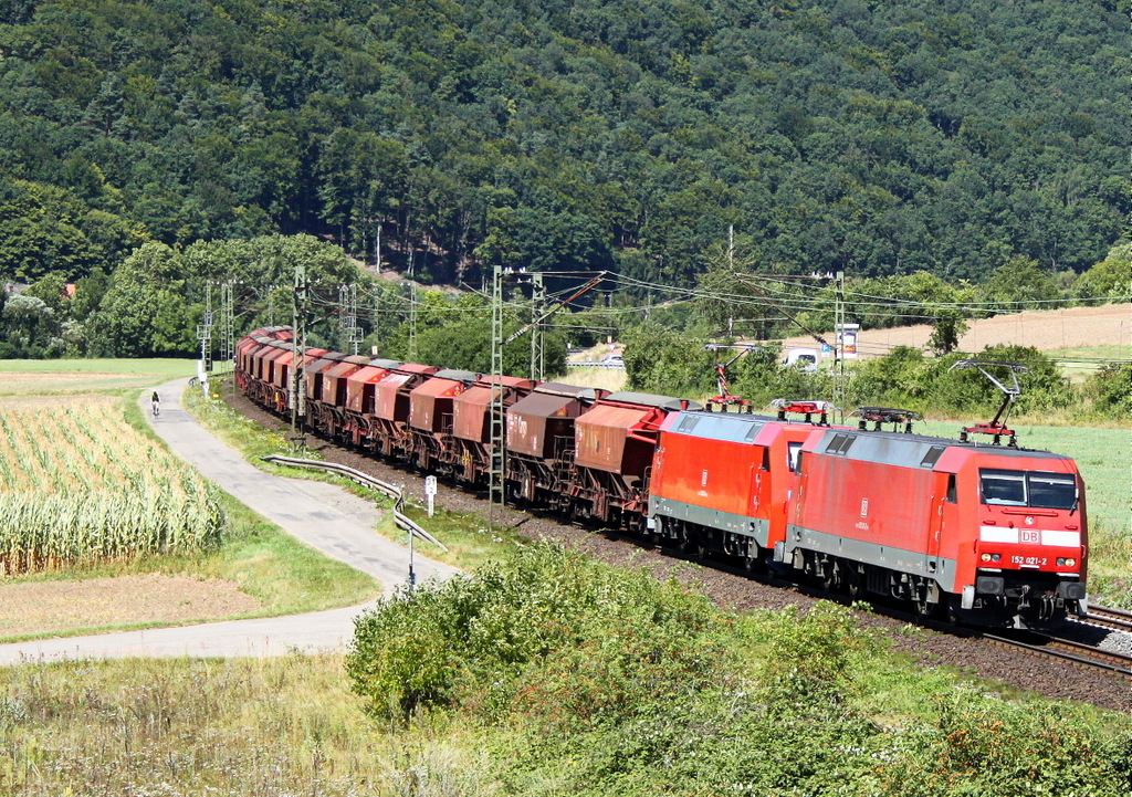 152 021 und 152 001 mit Gterzug am 12.08.12 bei Harrbach