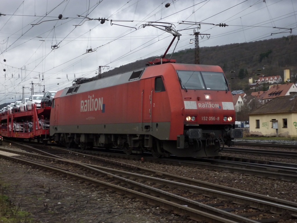 152 056 mit Gterzug am 15.01.11 in Gemnden