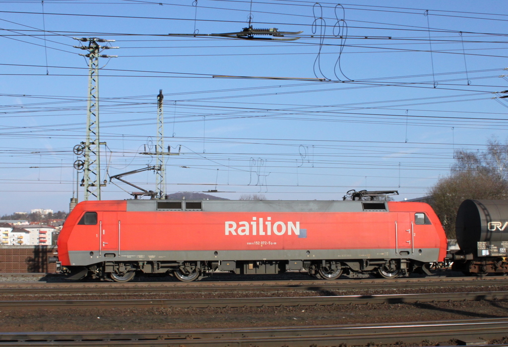 152 072-5 mit Gterzug am 21.02.11 in Fulda