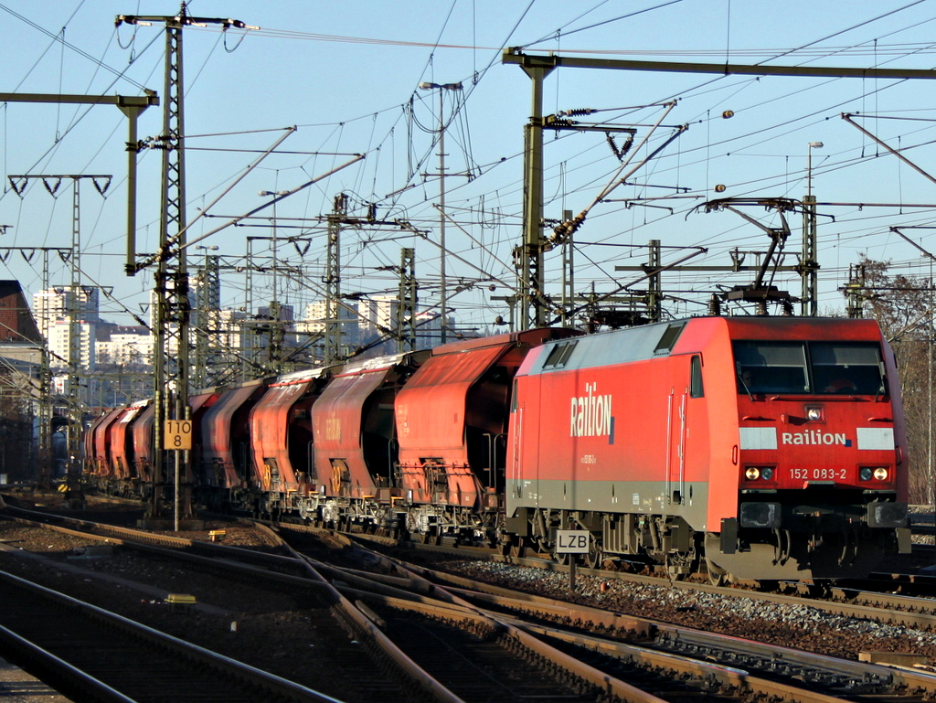 152 083 mit Gterzug am 16.01.12 in Fulda