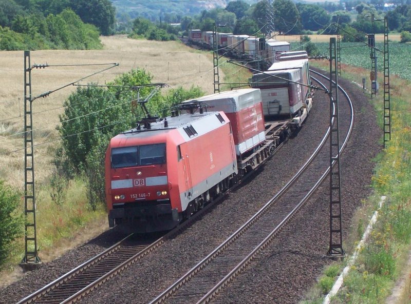 152 146-7 mit Gterzug bei Harrbach am 05.07.09