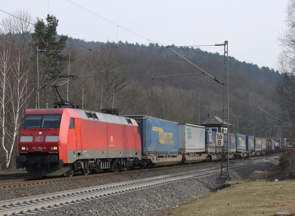 152 166-5 mit Gterzug am 05.03.11 in Vollmerz