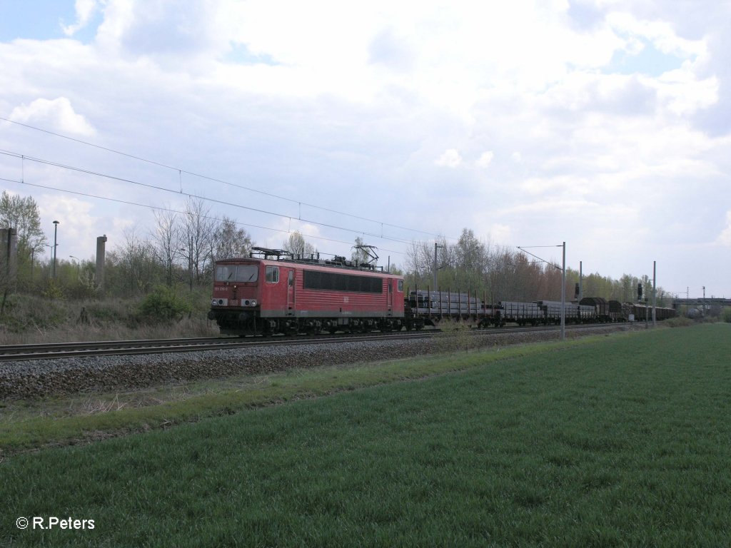 155 016-9 zieht ein gemischten Gterzug bei Podelwitz. 16.04.11