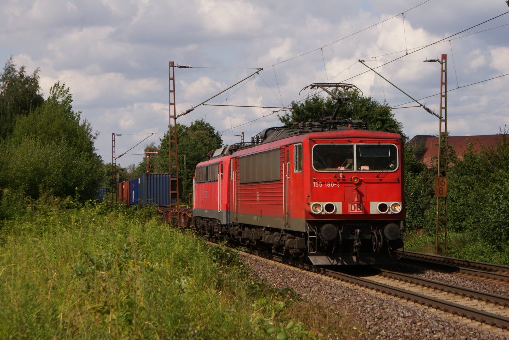 155 180-3 + 140 043-1 mit einem Containerzug in Hannover Limmer am 30.07.2010