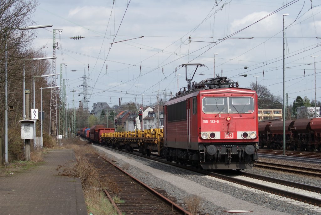 155 182-9 mit gemischtem Gterzug in Solingen Hbf am 30.03.2010 um 13:08 Uhr