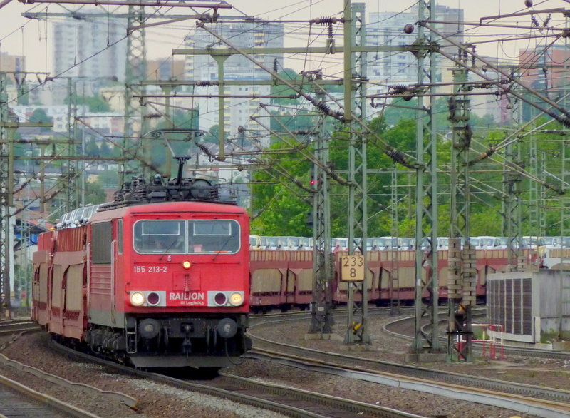 155 213 mit Autozug am 24.05.10 in Fulda