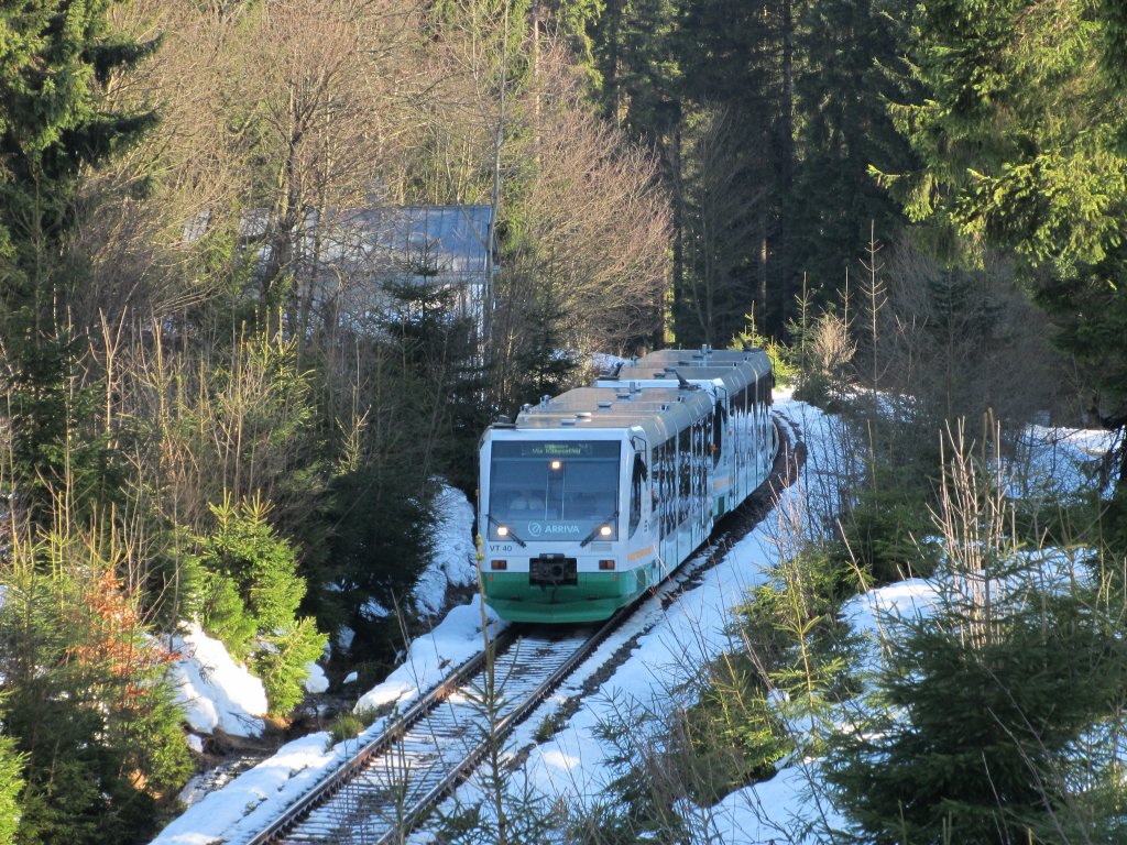 16.1.2011 12:18 VT 40 und VT 46 der Vogtlandbahn aus Zwickau Zentrum/Hof Hbf nach Sokolov/Adorf kurz vor dem Bahnhof Schneck (Vogtland).