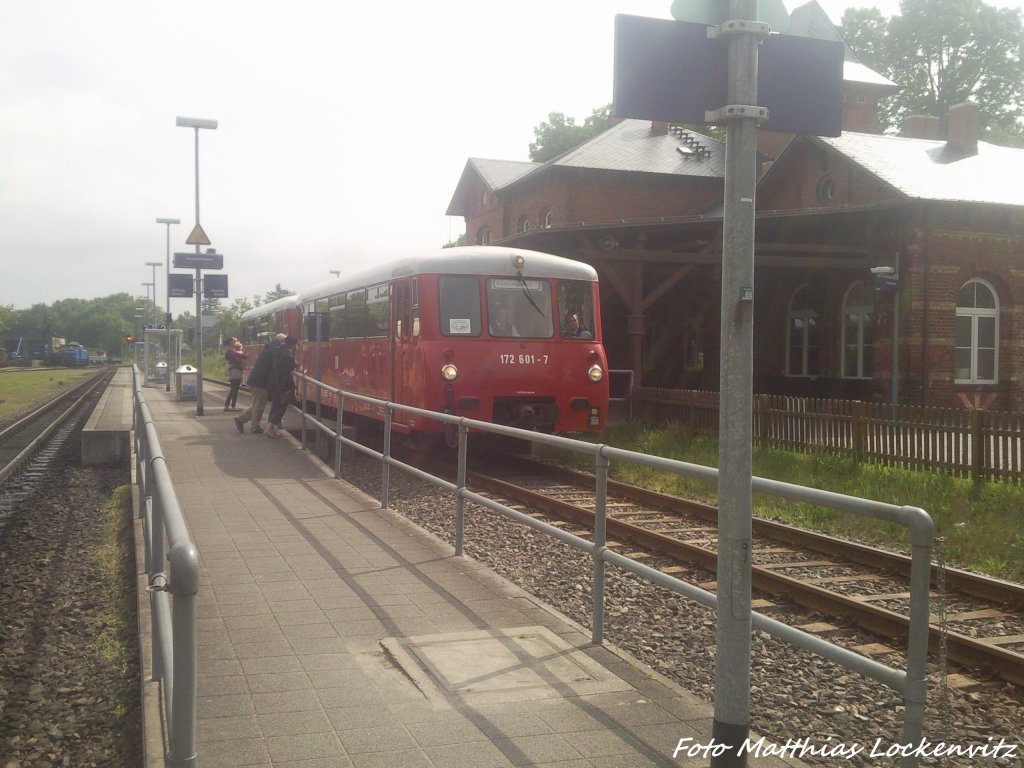 172 601-7 & 172 001-0 bei der Ausfahrt aus Putbus in Richtung Bergen auf Rgen am 1.6.13