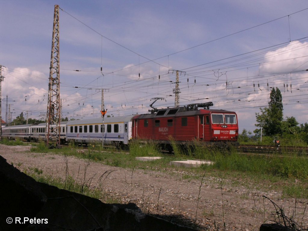 180 007-7 verlsst Frankfurt/Oder mit den EC45 nach Warschau. 24.05.08