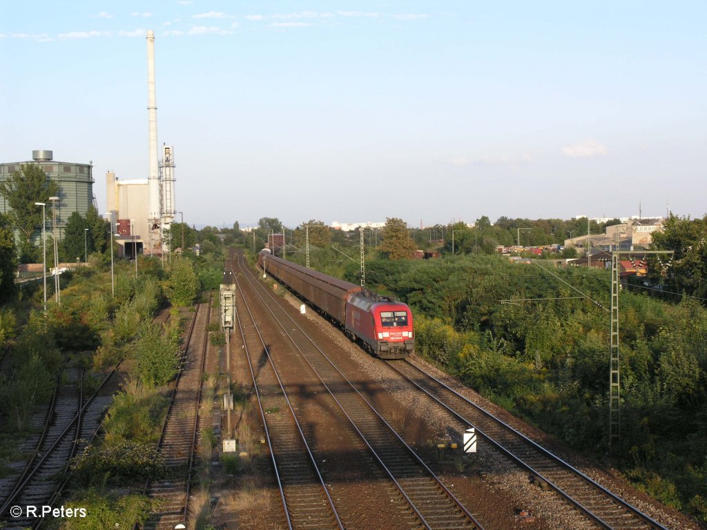 182 019-0 fhrt mit ein gemischten Gterzug in Regensburg ein. 27.08.09