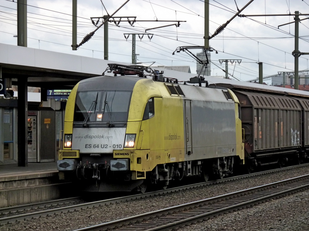 182 510 mit Gterzug am 11.11.10 in Fulda