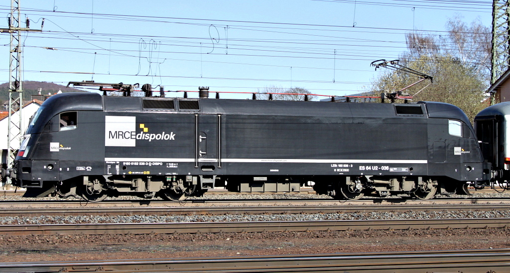 182 536 mit IC 2082 Knigssee am 26.03.12 in Fulda