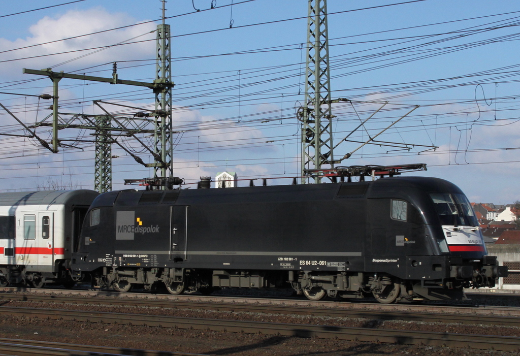 182 561 mit IC 1078 am 28.02.11 in Fulda

