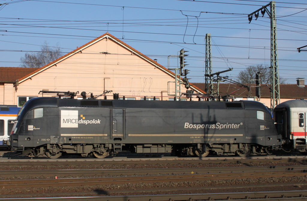 182 567 mit IC 2082 Knigssee am 21.02.11 in Fulda