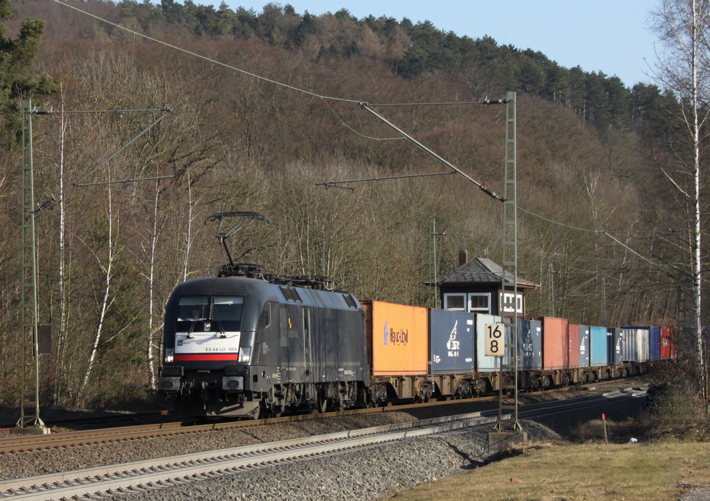 182 569 mit Containerzug am 08.03.11 in Vollmerz

