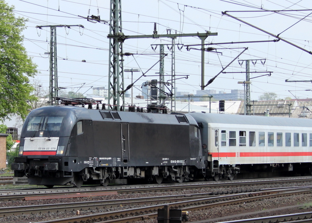 182 570 mit IC 2082 Knigssee am 21.04.11 in Fulda