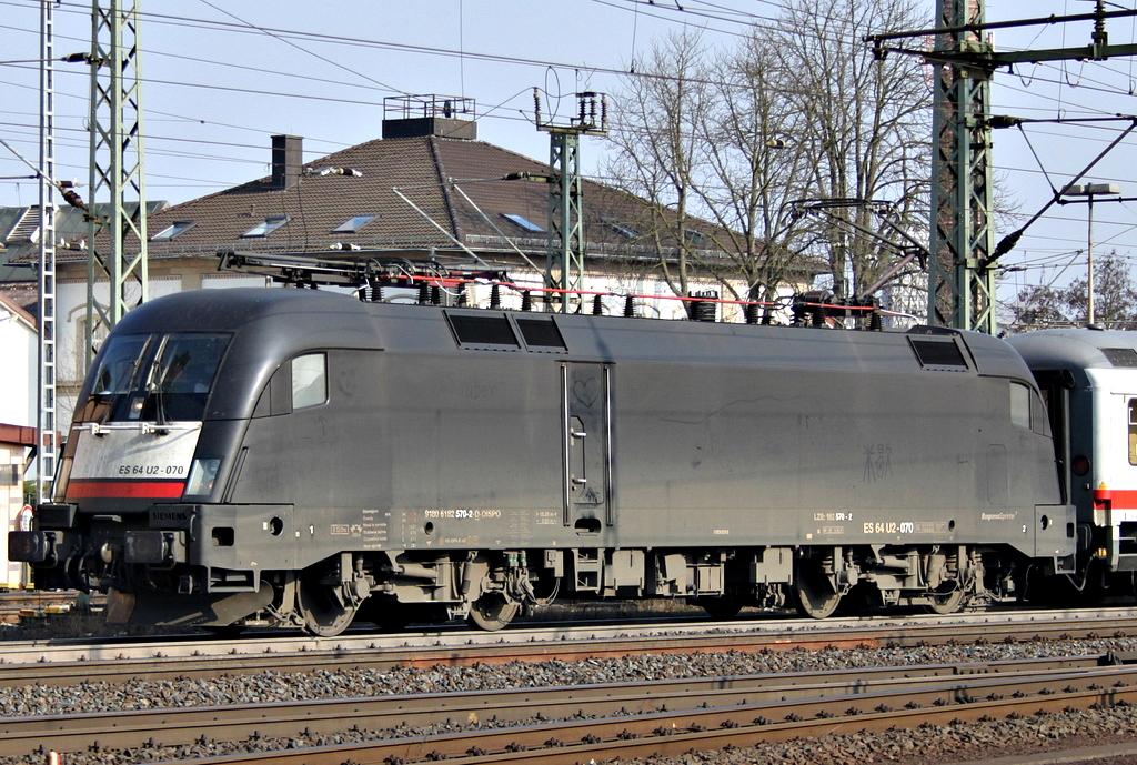 182 570 mit IC 2082 Knigssee am 21.03.12 in Fulda