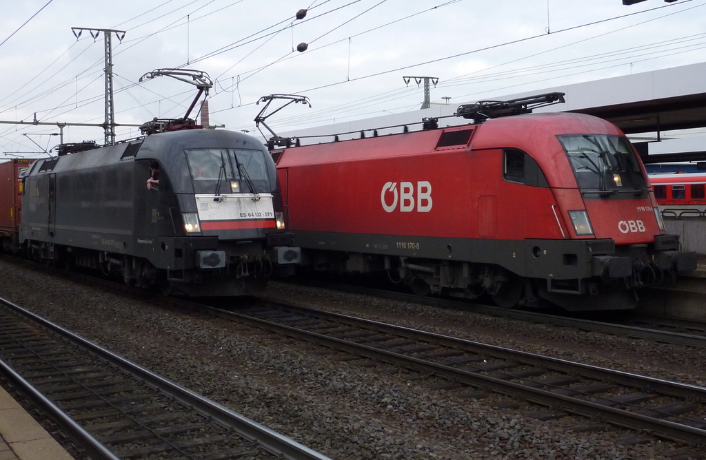 182 571 und 1116 170 mit 2083 Knigssee am 20.11.10 in Fulda