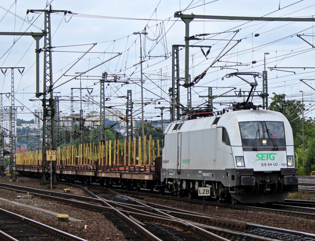 182 601 von raildox mit leer Holzzug am 01.08.11 in Fulda