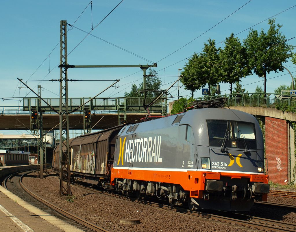 182.516/242.516  Ferdinand  rollte mit dem ScandFibre-Papierzug nach Dortmund-Obereving durch Hamburg-Harburg am 3.6.11.