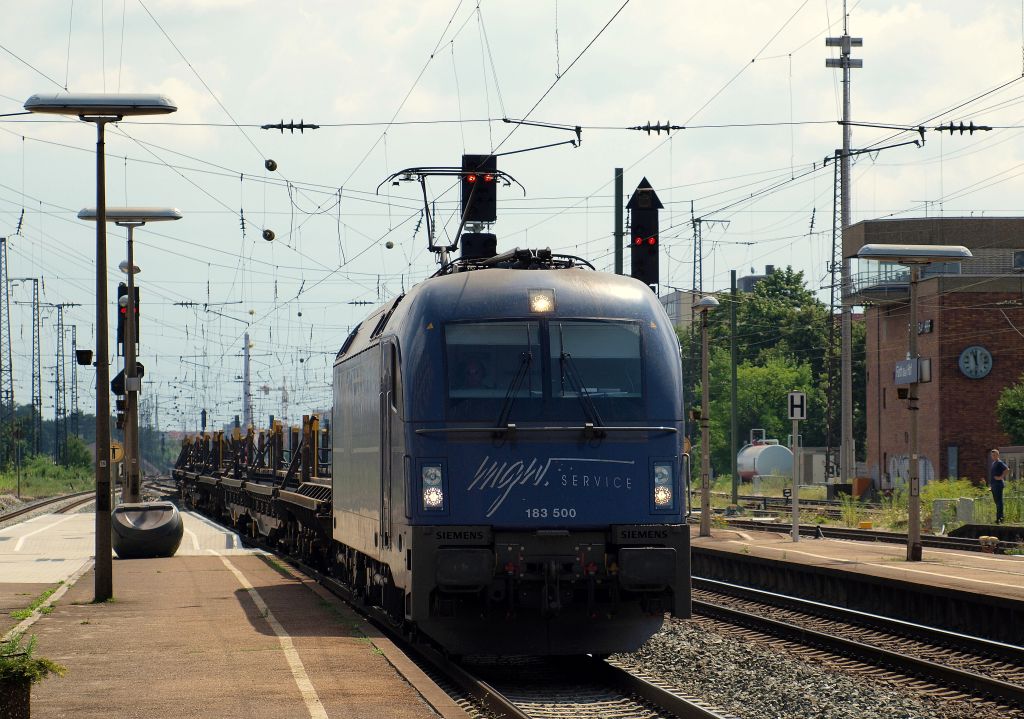 183 500 der MGW fuhr mit einem Schienenzug durch Frth/Bay am 7.8.