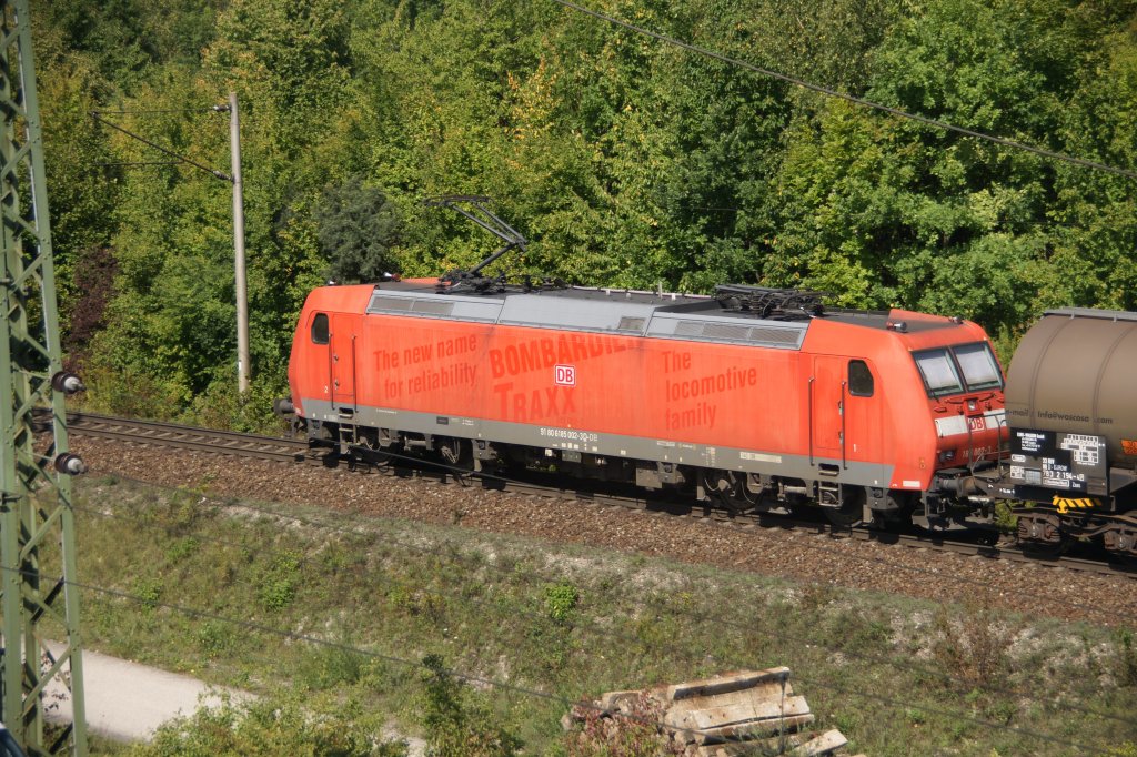 185 002-3 umfhrt am 6. September 2011 den Rangierbahnhof Mchen/Nord.