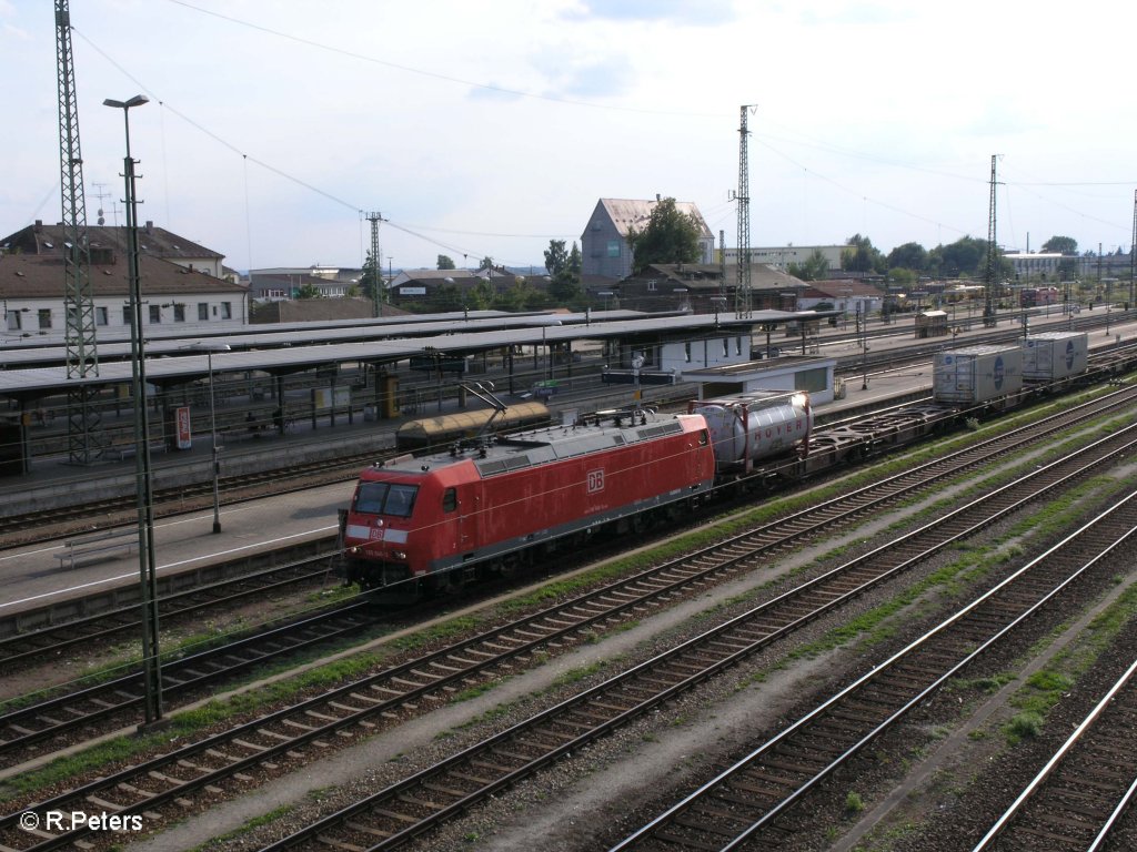 185 040-3 hat Plattling mit ein Intermodalzug erreicht. 08.08.09