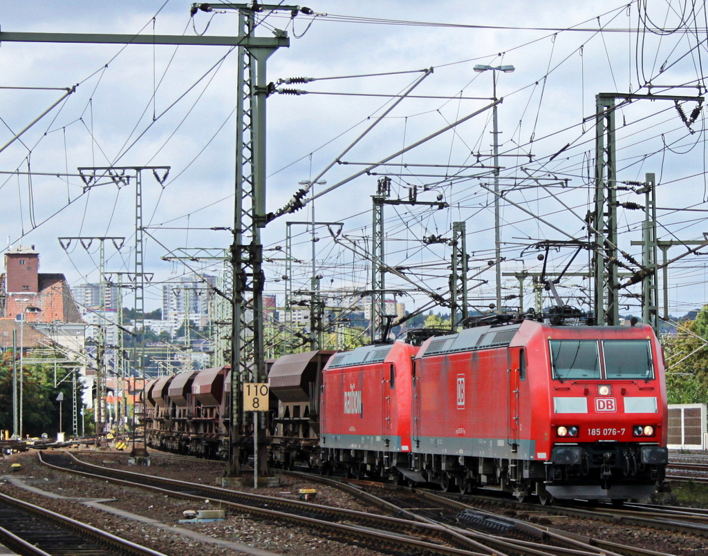 185 076 und 185 185 mit Gterzug am 12.09.11 in Fulda