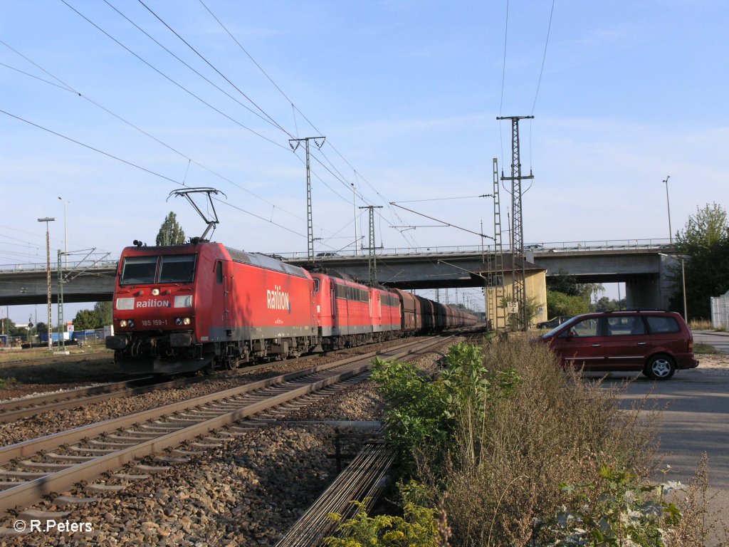 185 159-1 + 151 013+005 ziehen ein Kohlezug bei Regensburg Ost. 09.09.09