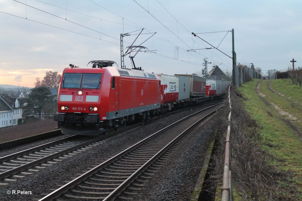 185 172-4 mit dem Arcese bei Hattenheim am Rhein. 18.12.12