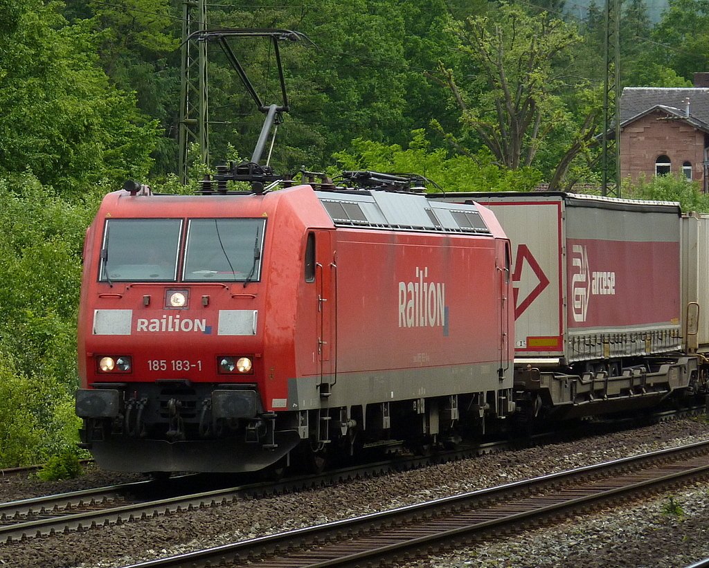 185 183-1 mit Gterzug am 10.06.10 in Jossa
